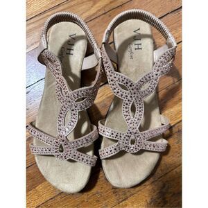 VJH Confort Tan Women’s Open toe Flat Sandals, Rhinestone. Sz 8.5  A777
